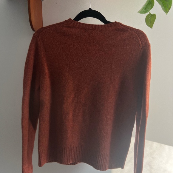 Banana Republic Auburn Crewneck Sweater - Picture 3 of 3